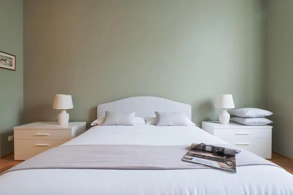 Cozy One Bedroom Apartment - Castello Sforzesco Milano