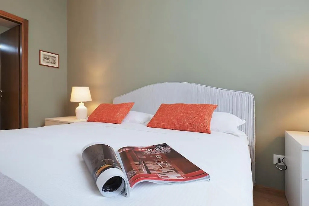 Cozy One Bedroom Apartment - Castello Sforzesco Milano İtalya